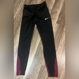 🛍️ Nike Small Black with Burgundy Mesh Detail Leggings